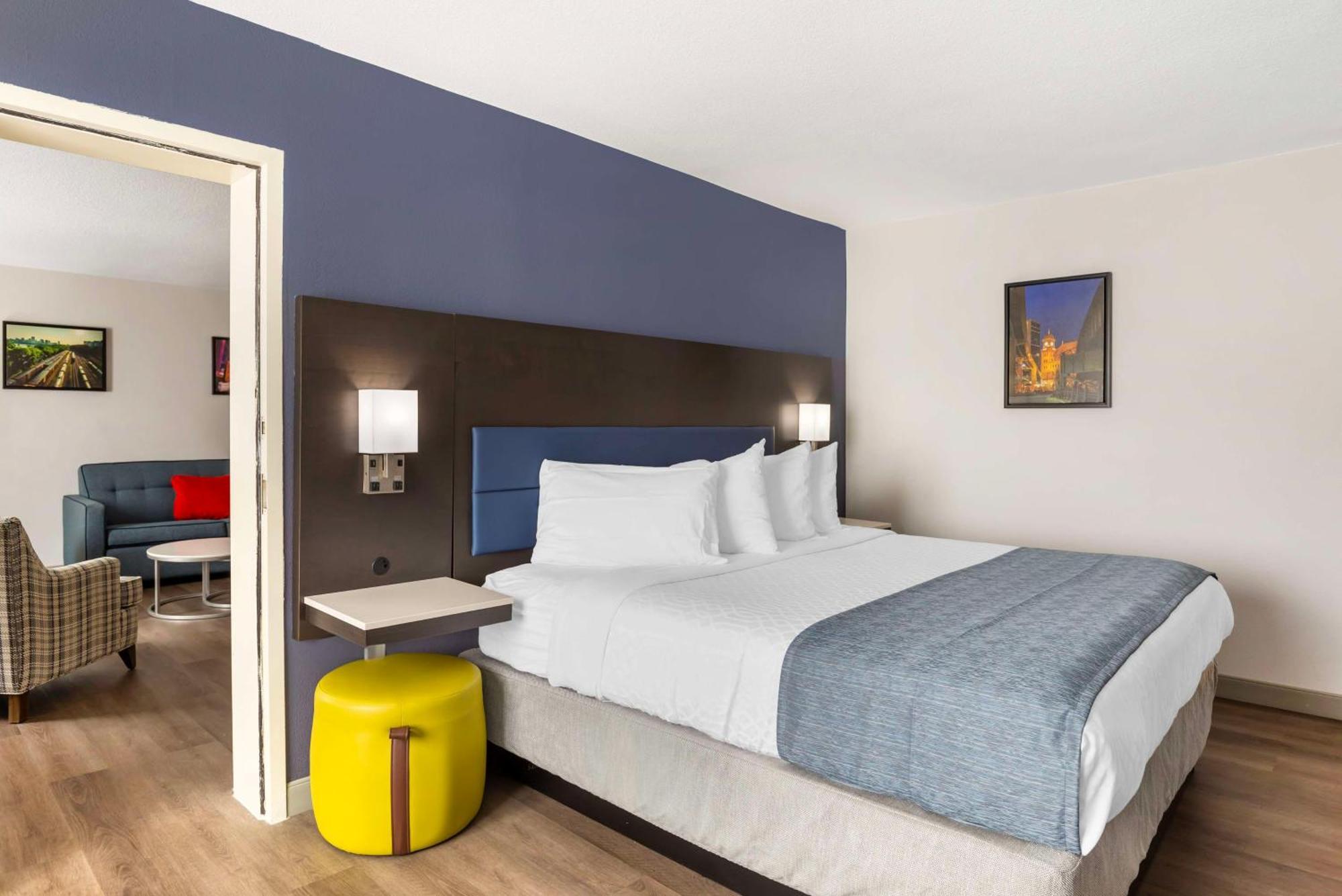 Отель Best Western Premier Richmond City Gateway Экстерьер фото